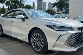 2024款丰田亚洲龙到店，升级8155芯片，外观/内饰小改，本月上市图片