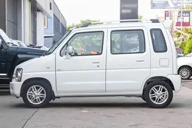 2023款北斗星上市，造型复古经典，搭载1.4L发动机，售价4.6999万图片