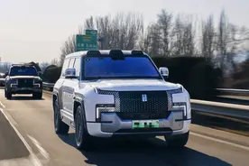 试驾仰望U8：硬派越野新体验图片