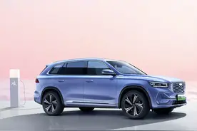 一箱油1300公里，纯电增程混动都行，星越L Hi·P来袭23.97万起售图片