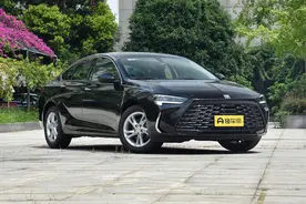 别克君威价格便宜，合资中型轿车，搭载1.5T+9AT，都有哪些优缺点图片