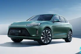 一辆“换壳的赛力斯SF5”，问界M5有啥自信称“百万级豪车”？图片