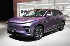 2025款星纪元ET增程版配置扩编 电芯更换国轩高科 纯电续航增加图片