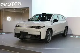 自带双人床，激光雷达+8295芯片，仅16.58万，这SUV主打性价比图片