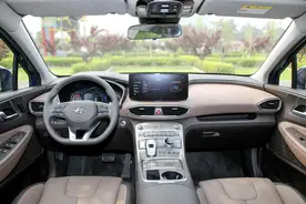 二胎奶爸，建议买6座SUV，这款车，独立座椅宽大，出行谁也不落下图片