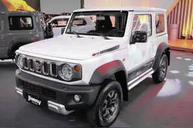 新车 | 约16万元，铃木吉姆尼犀牛版实车亮相，小型硬派越野车图片