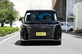 竞争丰田赛那，上汽大通G90正式上市，售价21.99万元起图片