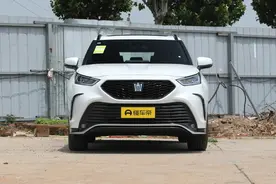 预算25万左右，想买一台质量好的SUV，安心安全的皇冠陆放如何？图片