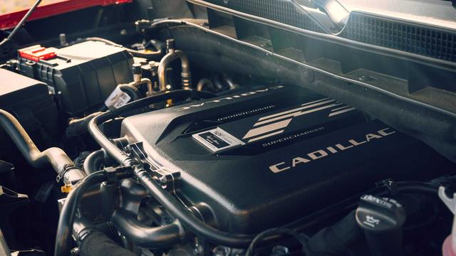 凯迪拉克凯雷德-V首试：最大的V，也是最牛的V？