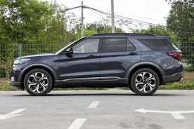 回老家过新年，建议开中大型SUV，这两款车安全舒适，四驱省油图片
