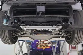 岚图FREE：几乎满分的底盘，用料奢侈意想不到图片