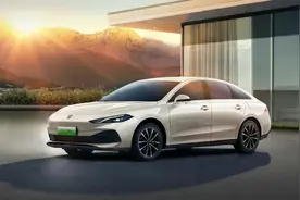 新车 | 综合续航或提升/11月初上市，上汽荣威D7 DMH世界冠军版官图图片