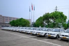 拿到驾照之后，学员都会拉黑教练？过来人：不打他已经是给面子了图片