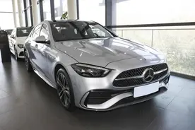 混动+后驱+豪华，油耗低至1.27L/100km，带你看奔驰C级PHEV图片
