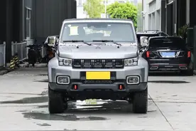 20.99万的硬派越野，BJ40环塔冠军版配2.0T+8AT，能扛起大旗吗？图片