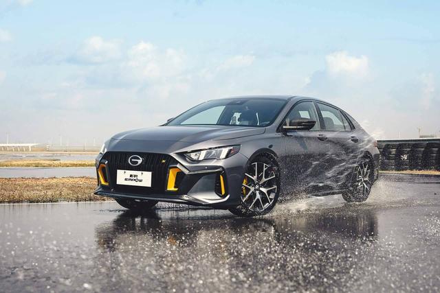 被骂“虚标”的影豹，上市半年居然混成了“销冠”，到底为啥？