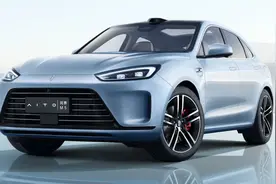 问界M5：锁不上车，多次维修难解决，厂家说正常？图片