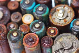 电动车环保人设崩塌？废旧电池“变废”还是“为宝”图片