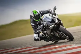 二轮考古学：川崎Ninja ZX-6R编年史合集精校版（1995-2023）图片