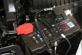 汽车的电瓶还有保质期？多久换一次，平时又要怎么保养？图片