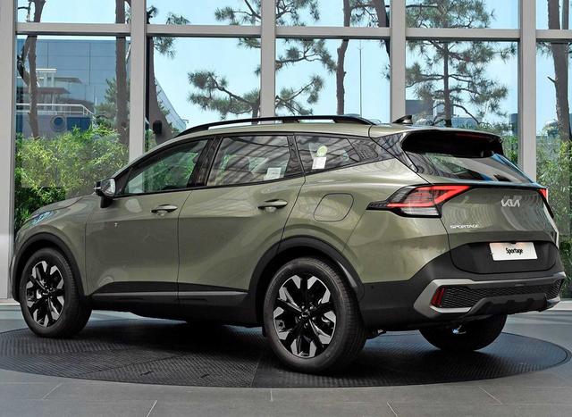 起亚开始发力了？全新KX5曝光，造型霸气，比CR-V更大，或16万起