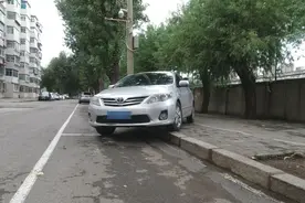 春节停车难？一招教你轿车也能无伤上马路牙子停车！图片