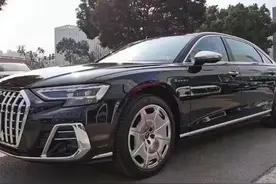 全新奥迪A8L霍希版到店，配备“大饼”轮毂，车长超5米4，130万起图片