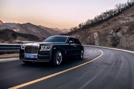 与您分享我职业生涯中的巅峰时刻！试驾全新劳斯莱斯幻影图片