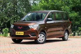 经典神车-五菱宏光S 5.39万元起！图片