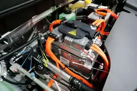 都是6缸发动机，L6和V6哪个更强？图片