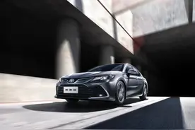 丰田凯美瑞一年的养车成本要花多少钱？网友：养这台车确实轻松啊图片