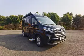 5米5无中门大通V90房车！好停好开自动挡，精致小公寓适合夫妻住图片