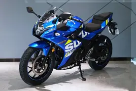 豪爵铃木多款车型降价，GSX250R直降5000，更大价格战即将开始？图片