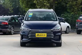 评测比亚迪宋MAX，6座布局很实用，搭载1.5T+6挡双离合变速箱图片