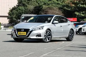 天籁VS亚洲龙 社会新精英该选谁图片