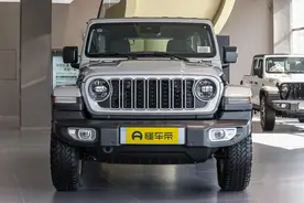 硬派越野车的“标杆”，车长4882mm，配2.0T+8AT，能变敞篷车图片