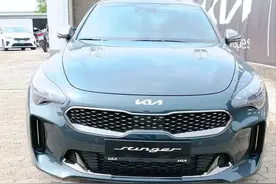 起亚新版“斯汀格”来了，3.3T引擎+四排气，气场强大，优雅大气图片