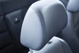 汽车头枕设计得那么反人类，许多人都吐槽不舒服，为什么不改？图片