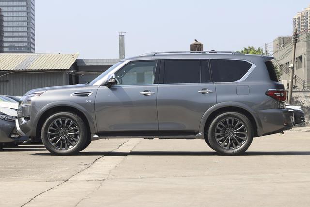 巨无霸SUV，长超5米3，配5.6L V8大自吸，日产途乐