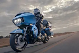 让我们看看外媒总结的2024 年最适合旅行的 10 款摩托车图片