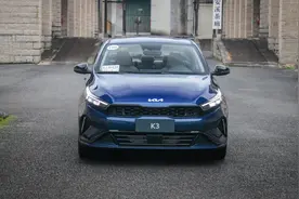 试驾新款起亚K3：设计年轻化，配置很良心，入门合资家轿首选图片