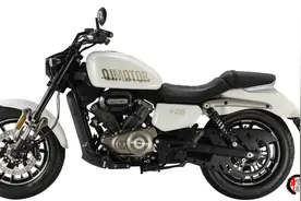 新车｜26999元，钱江QJMOTOR复古运动巡航闪350，滑动离合+TCS图片