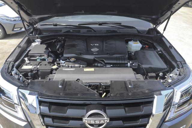 巨无霸SUV，长超5米3，配5.6L V8大自吸，日产途乐