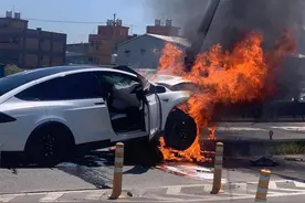 电车事故频发，三元锂和磷酸铁锂电池有什么区别？哪一个更安全？图片