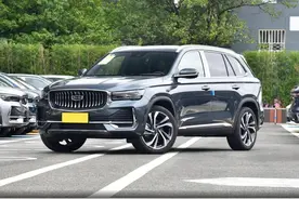 入门仅13万多，配2.0T动力，车长4770mm，吉利星越L有多香？图片