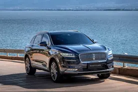 搭2.7T V6动力！林肯航海家推出新车型 售40.58万元图片