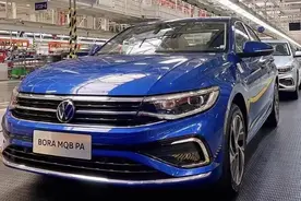 新款一汽-大众宝来实车亮相 内饰配置升级图片