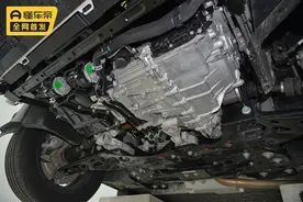 吉利银河L6拆车：10万元插混车有这样的底盘，你说值不值？图片