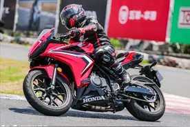 本田CBR400R赛道体验，谁说“老头乐”不能跑赛道图片
