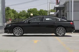 适合“捡漏”的雪铁龙C6，车长近5米，211马力+8AT，如今仅16万多图片